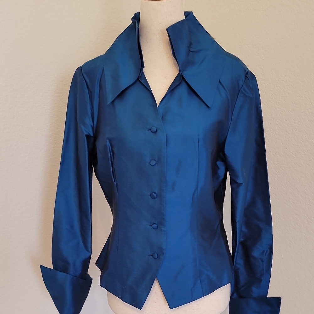 Chic Women's Blue Button Down Shirt - Picture 4 of 4